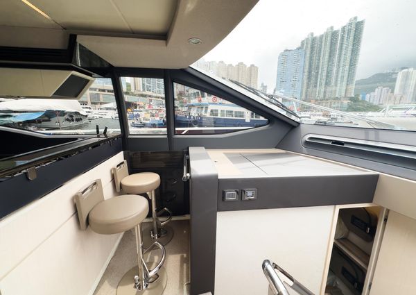 Azimut 66 image