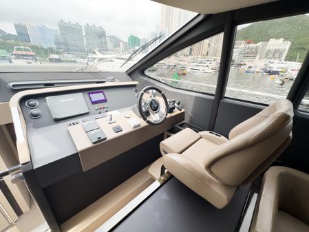 Azimut 66 image