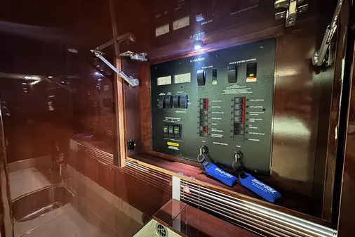 Sea Ray 470 Sundancer image