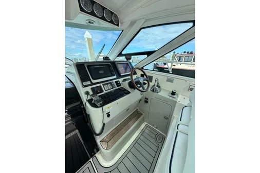 Sea Ray 470 Sundancer image