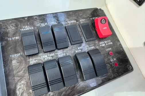 Sea Ray 470 Sundancer image