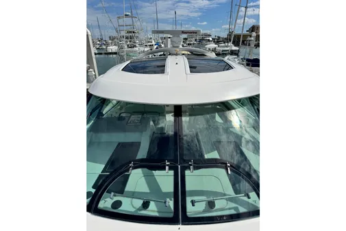 Sea Ray 470 Sundancer image
