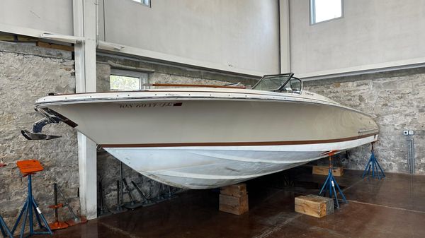 Chris-Craft Corsair 28