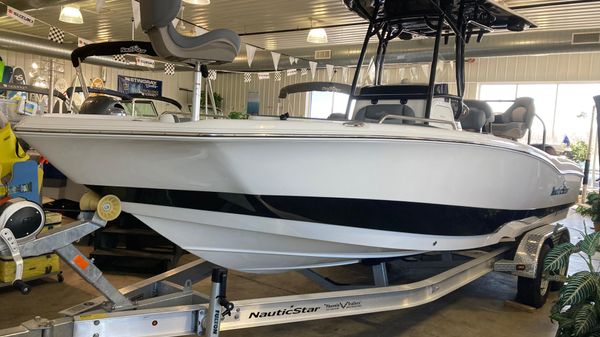NauticStar 231 Hybrid