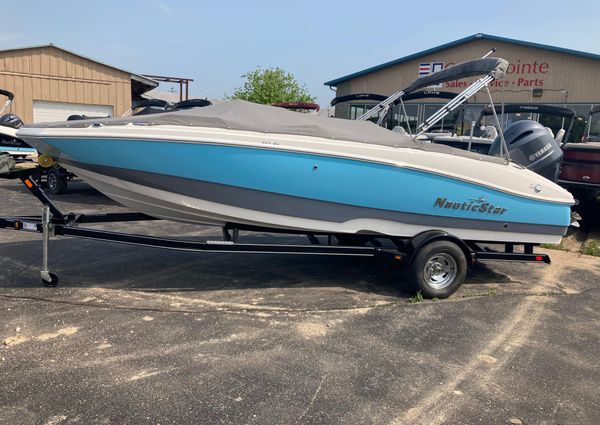 Nauticstar 203SC-SIDE-CONSOLE-DECK image