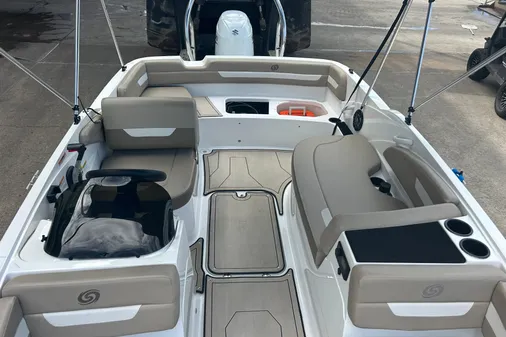 Hurricane SunDeck Sport 185 OB image