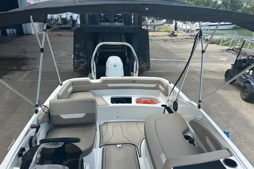 Hurricane SunDeck Sport 185 OB image
