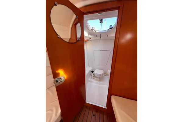 Beneteau FIRST-10R image