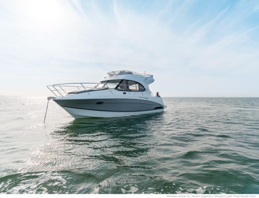 Beneteau Antares 30 - main image
