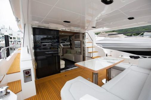 Azimut 60 image