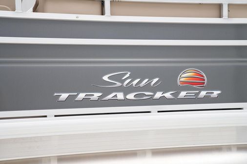 Sun-tracker PARTY-BARGE-22-DLX image