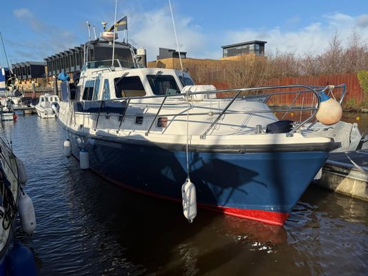 Aquastar OCEANRANGER-38-AFT-CABIN - main image