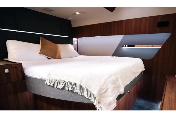 Aquila 46-COUPE image