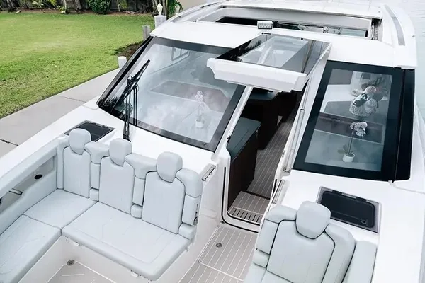 Aquila 46-COUPE image