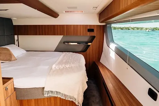 Aquila 46-COUPE image