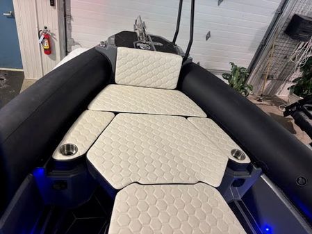 Highfield ADV7 image