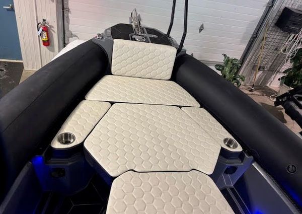 Highfield ADV7 image