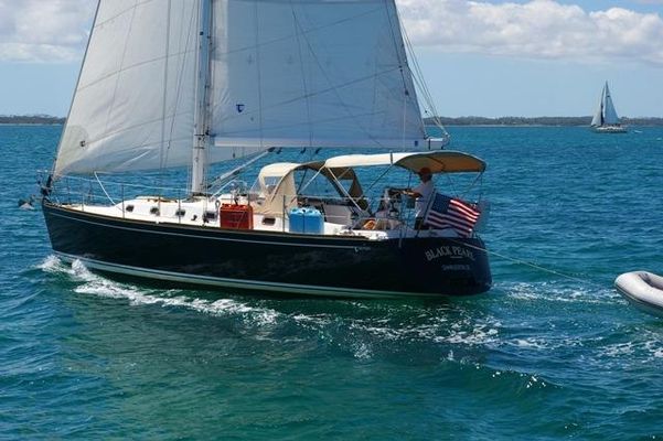 Tartan 3700 Shoal Draft - main image