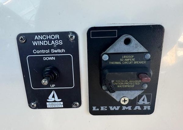 Rinker 282-CAPTIVA-CUDDY image