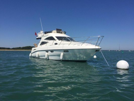 Sealine F34 - main image