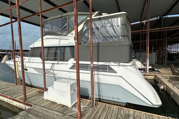 Bayliner 4388 Motoryacht - main image