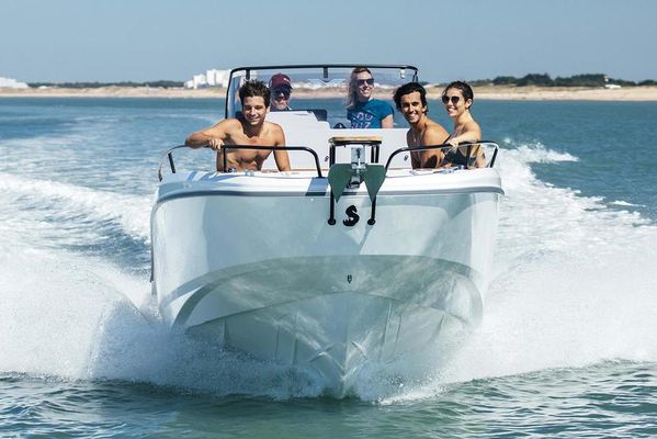 Beneteau America Flyer 8 SpaceDeck - main image