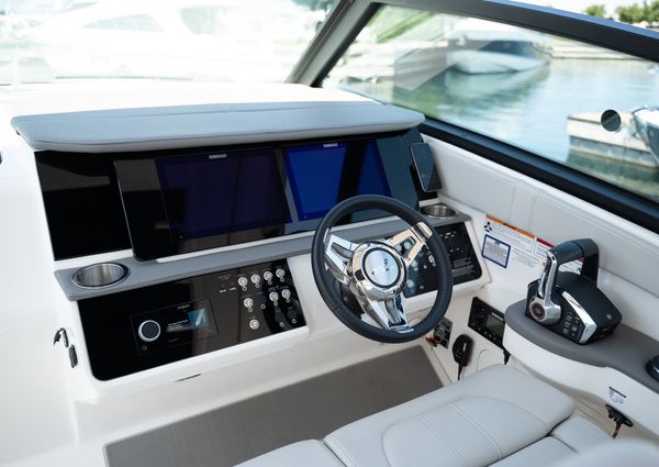 Sea-ray 320-SUNDANCER image