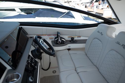 Sea-ray 320-SUNDANCER image