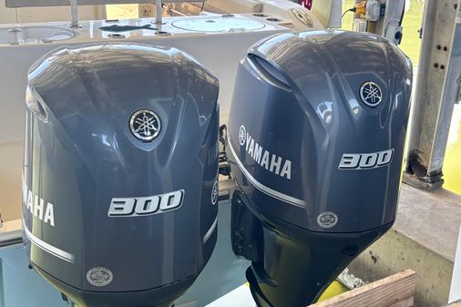 Cobia 296-CENTER-CONSOLE image