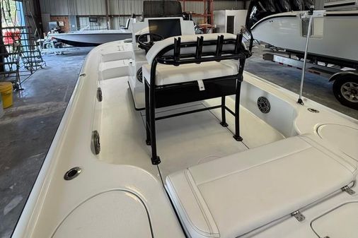 Yellowfin 24-BAY-CE image