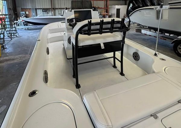 Yellowfin 24-BAY-CE image