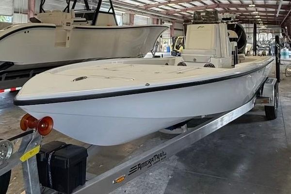 Yellowfin 24-BAY-CE - main image