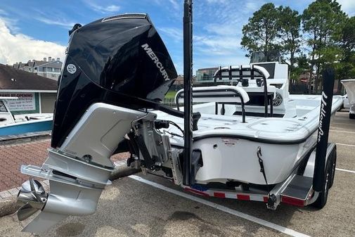 Yellowfin 24-BAY-CE image