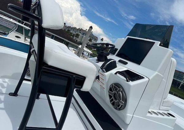 Yellowfin 24-BAY-CE image