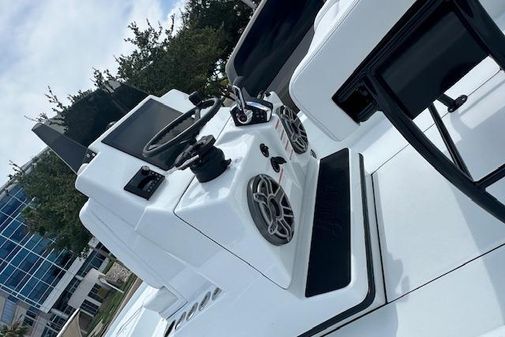 Yellowfin 24-BAY-CE image