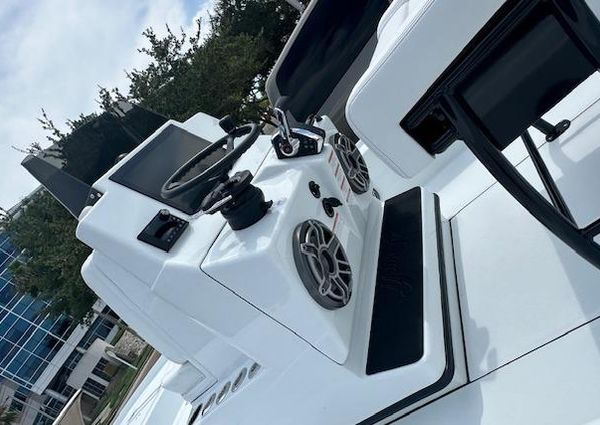 Yellowfin 24-BAY-CE image