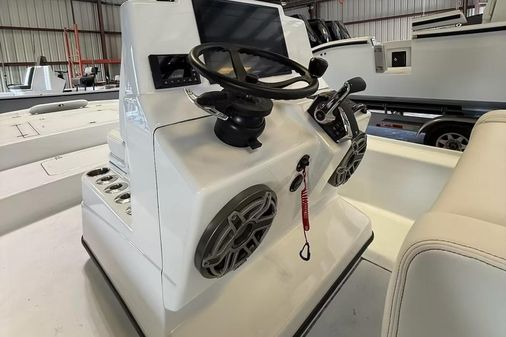 Yellowfin 24-BAY-CE image