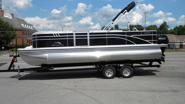 Bennington 22SXSAPG