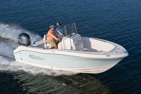 Robalo R180-CENTER-CONSOLE - main image