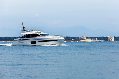 Azimut S8 image