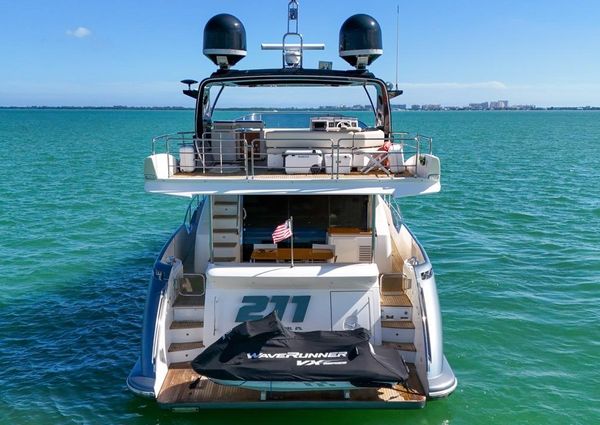 Azimut Flybridge image