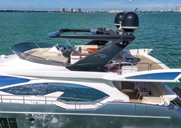 Azimut Flybridge image