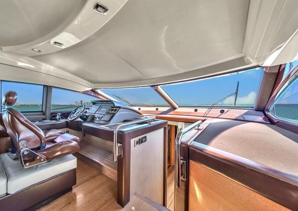 Azimut Flybridge image