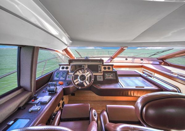 Azimut Flybridge image