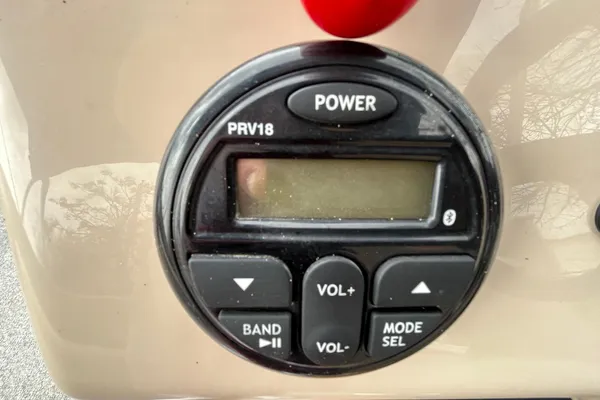 Sun-tracker PARTY-BARGE-18-DLX image