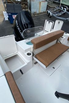 Sea-pro 242-CENTER-CONSOLE image