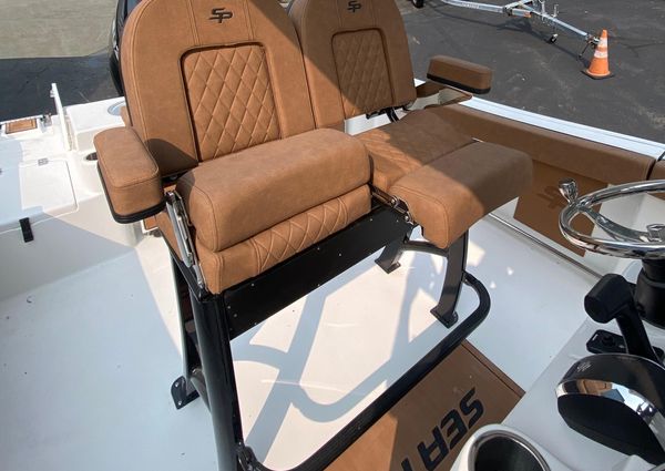 Sea-pro 242-CENTER-CONSOLE image