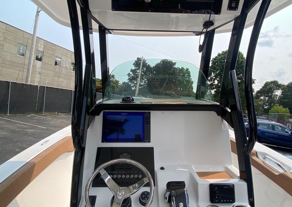 Sea-pro 242-CENTER-CONSOLE image