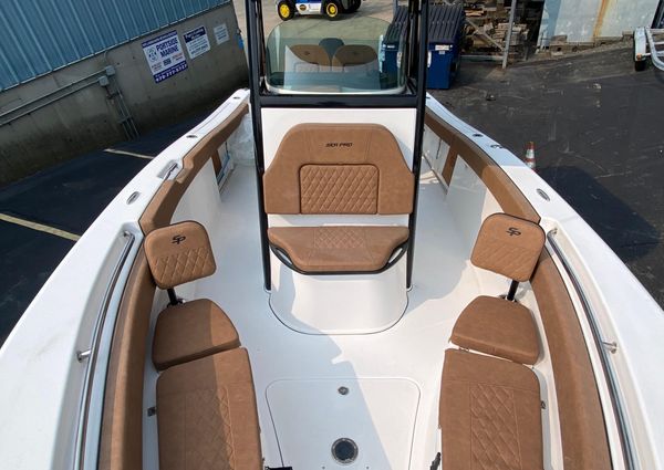 Sea-pro 242-CENTER-CONSOLE image