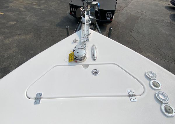 Sea-pro 242-CENTER-CONSOLE image